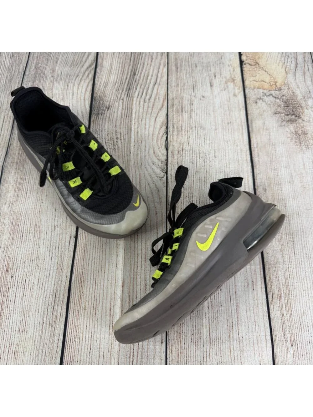 Nike Air Max Axis Boys Sneakers Youth Size 1Y